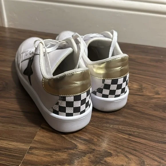 Maker’s MIEL Tennis Shoes - Picture 3 of 5